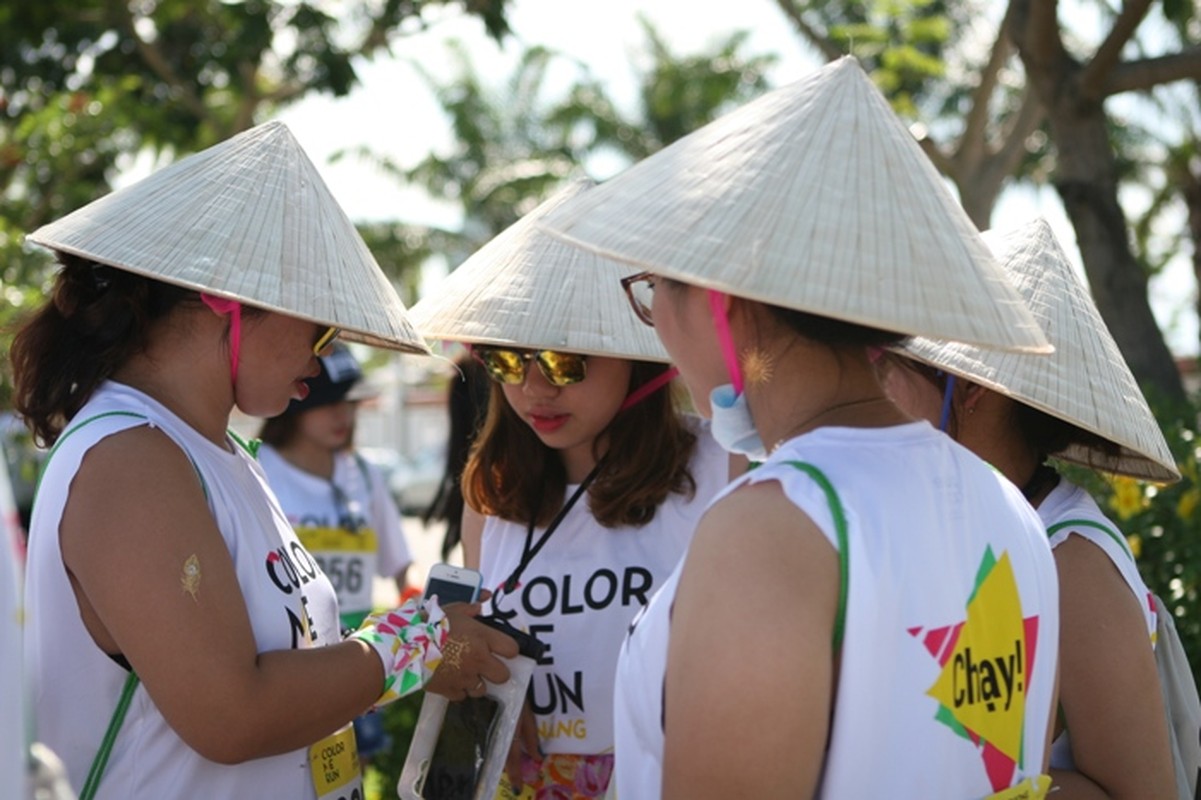 Bien nguoi quay tung bung o duong chay sac mau Da Nang-Hinh-3